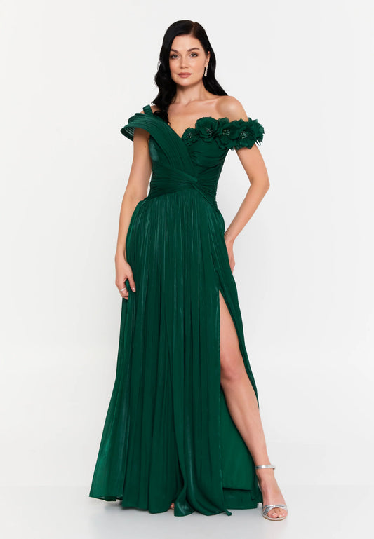 Omzu Çiçek Detaylı Işıltılı Kumaştan Uzun Abiye Elbise