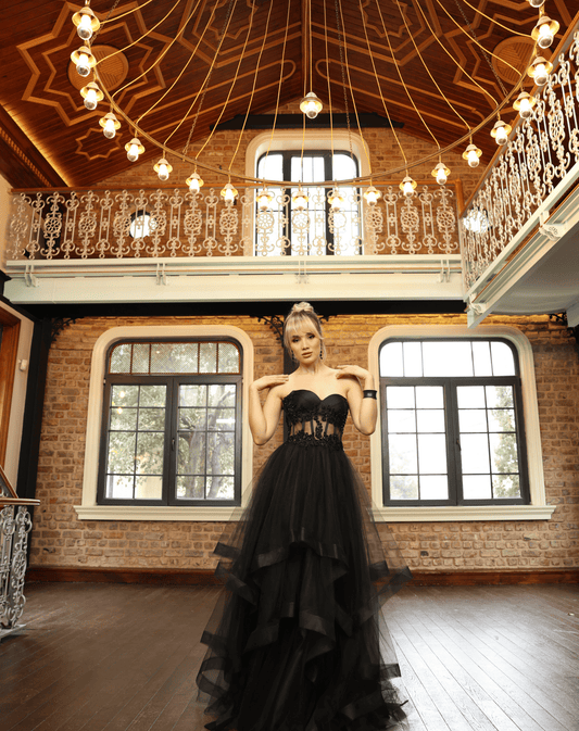 Straplez, Güpür ve Boncuk İşlemeli, Saten Göğüslü, Kabarık Tül Etekli Uzun Gece Elbisesi