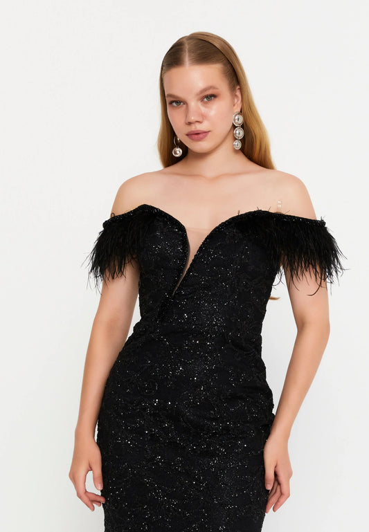 Omzu Açık ve Tüylü Maksi Denizkızı Abiye Elbise